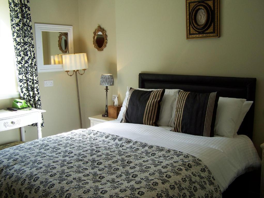 לינה וארוחת בוקר Bonnyrigg The Retreat Castle חדר תמונה