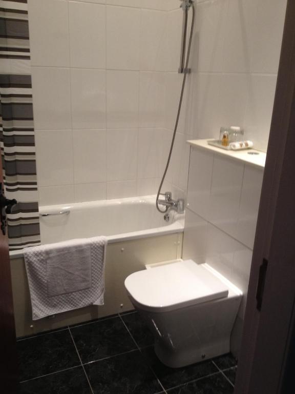 לינה וארוחת בוקר Bonnyrigg The Retreat Castle חדר תמונה