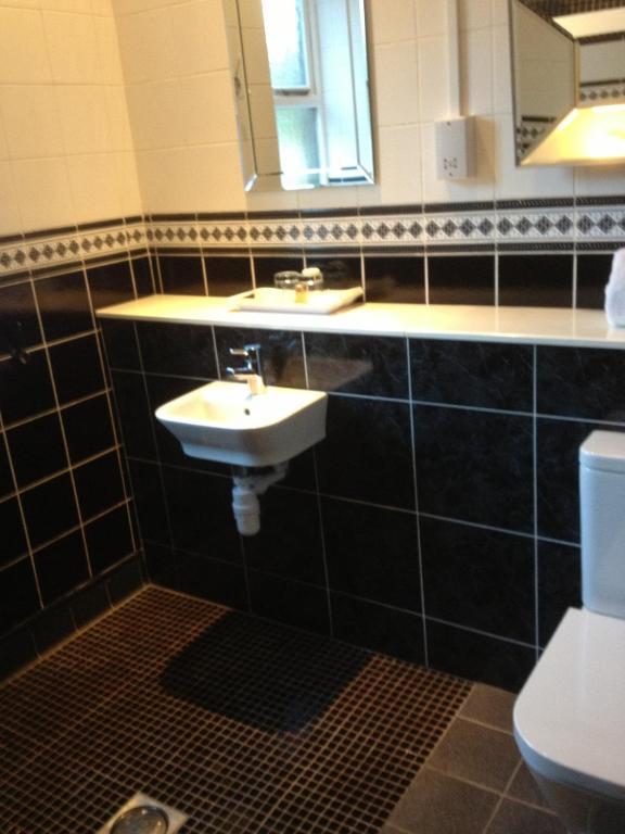 לינה וארוחת בוקר Bonnyrigg The Retreat Castle חדר תמונה
