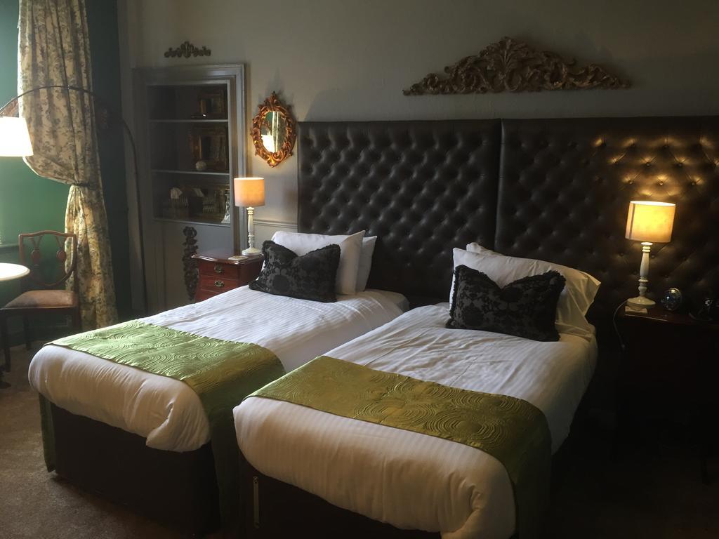 לינה וארוחת בוקר Bonnyrigg The Retreat Castle מראה חיצוני תמונה