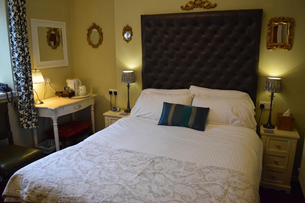 לינה וארוחת בוקר Bonnyrigg The Retreat Castle מראה חיצוני תמונה