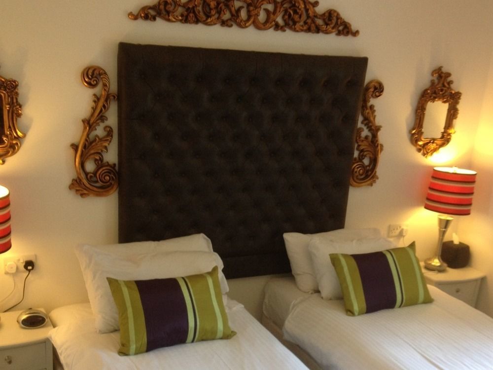 לינה וארוחת בוקר Bonnyrigg The Retreat Castle מראה חיצוני תמונה