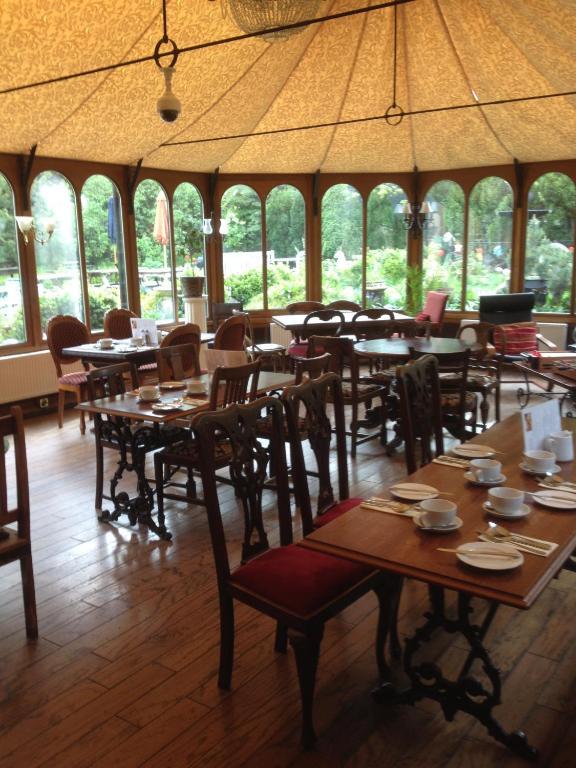 לינה וארוחת בוקר Bonnyrigg The Retreat Castle מראה חיצוני תמונה