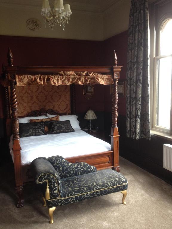 לינה וארוחת בוקר Bonnyrigg The Retreat Castle מראה חיצוני תמונה