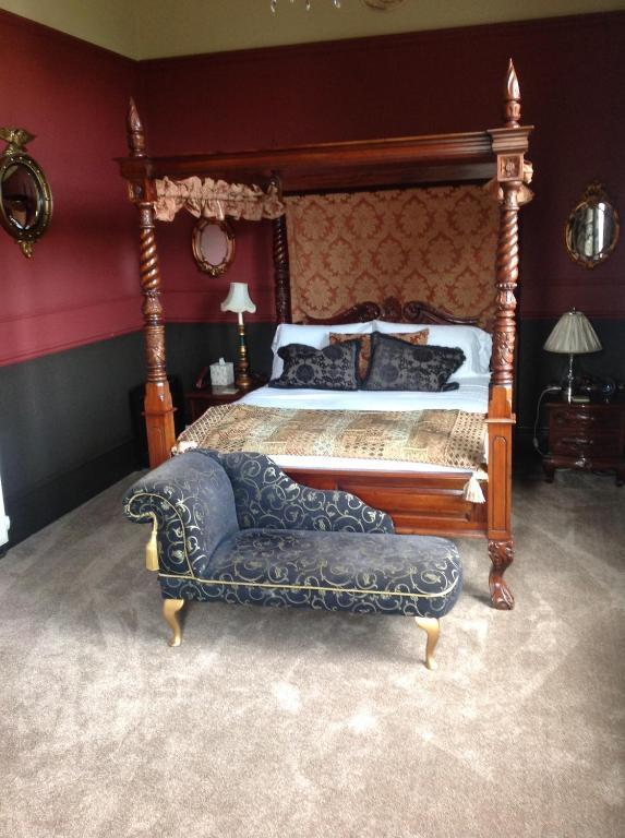 לינה וארוחת בוקר Bonnyrigg The Retreat Castle מראה חיצוני תמונה